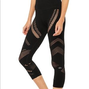 ALO Capri Leggings